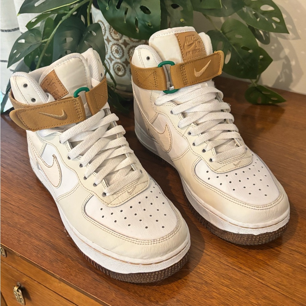 Nike Air Force 1 High '07 LV8